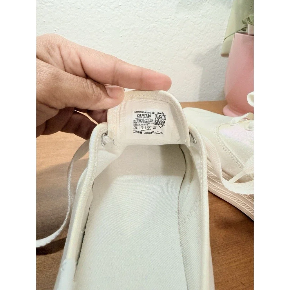 Keds White Iridescent Low Top Lace-Up Platform Sneakers WF67726 size 7.5